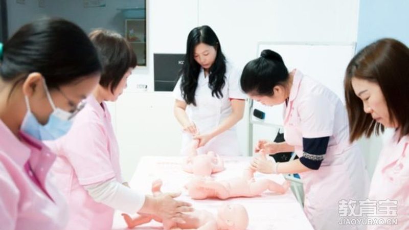 如何挑选专业婴儿抚触师培训课程