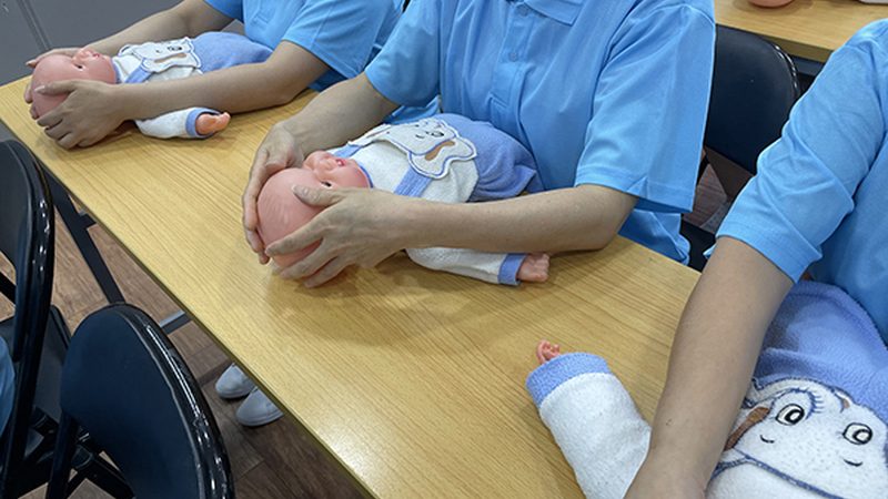 母婴护理师与月嫂：服务范围那些事儿